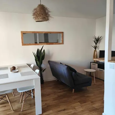 Apartment Waves House *