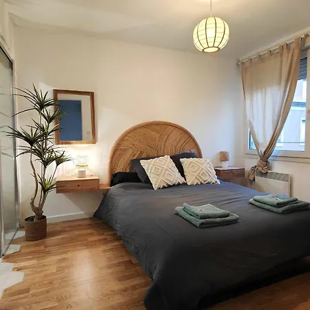 Apartment Waves House